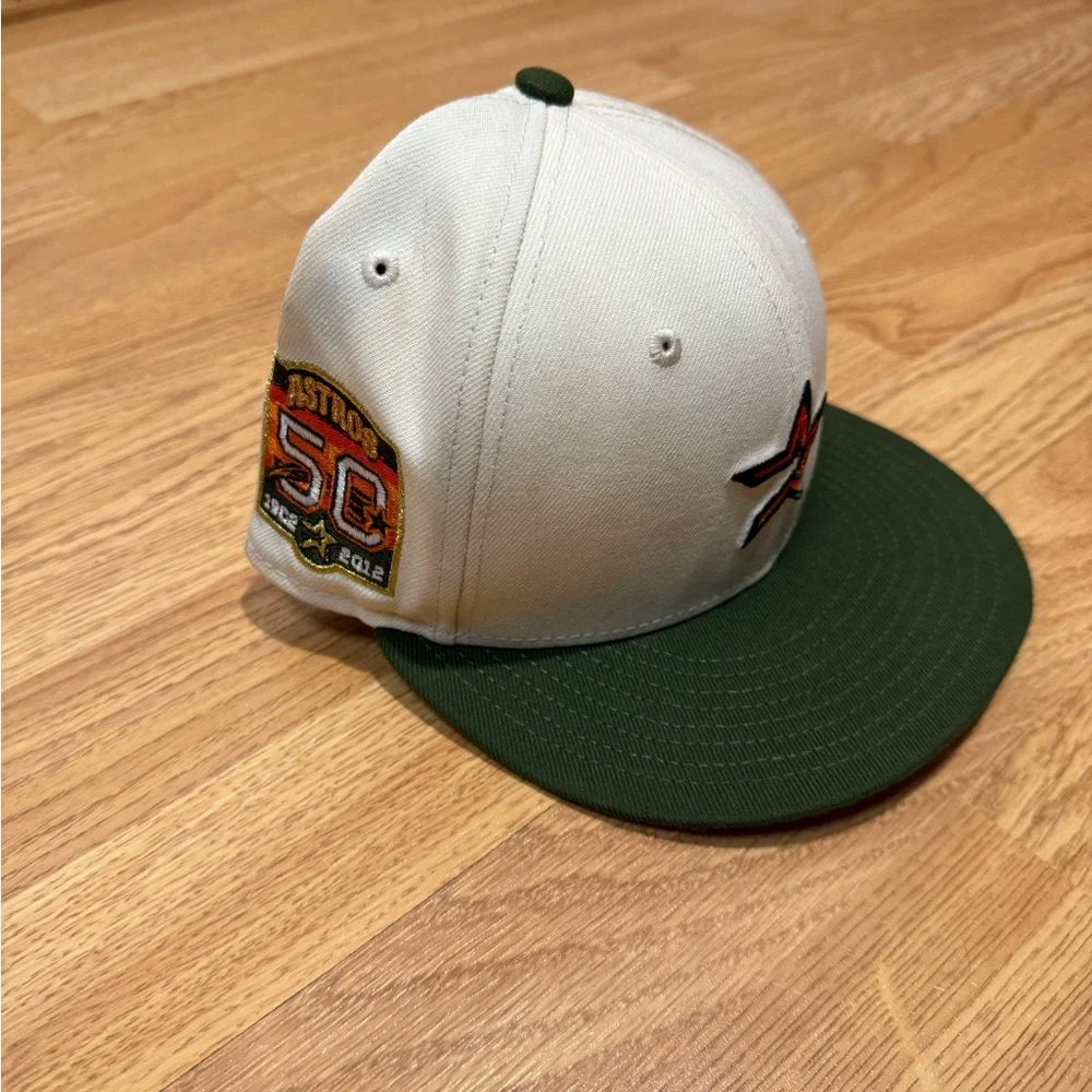 MLB Cream and Green Star Hat - Picture 3 of 5